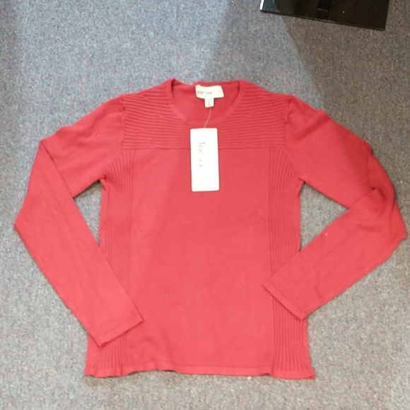 Long sleeves - Picture 1 of 2